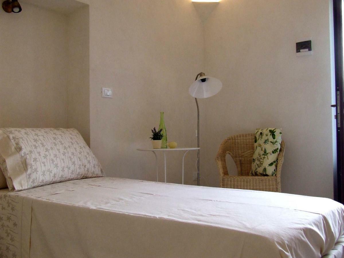Il Giardino Di Viola Bed & Breakfast Ceglie Messapica Bagian luar foto